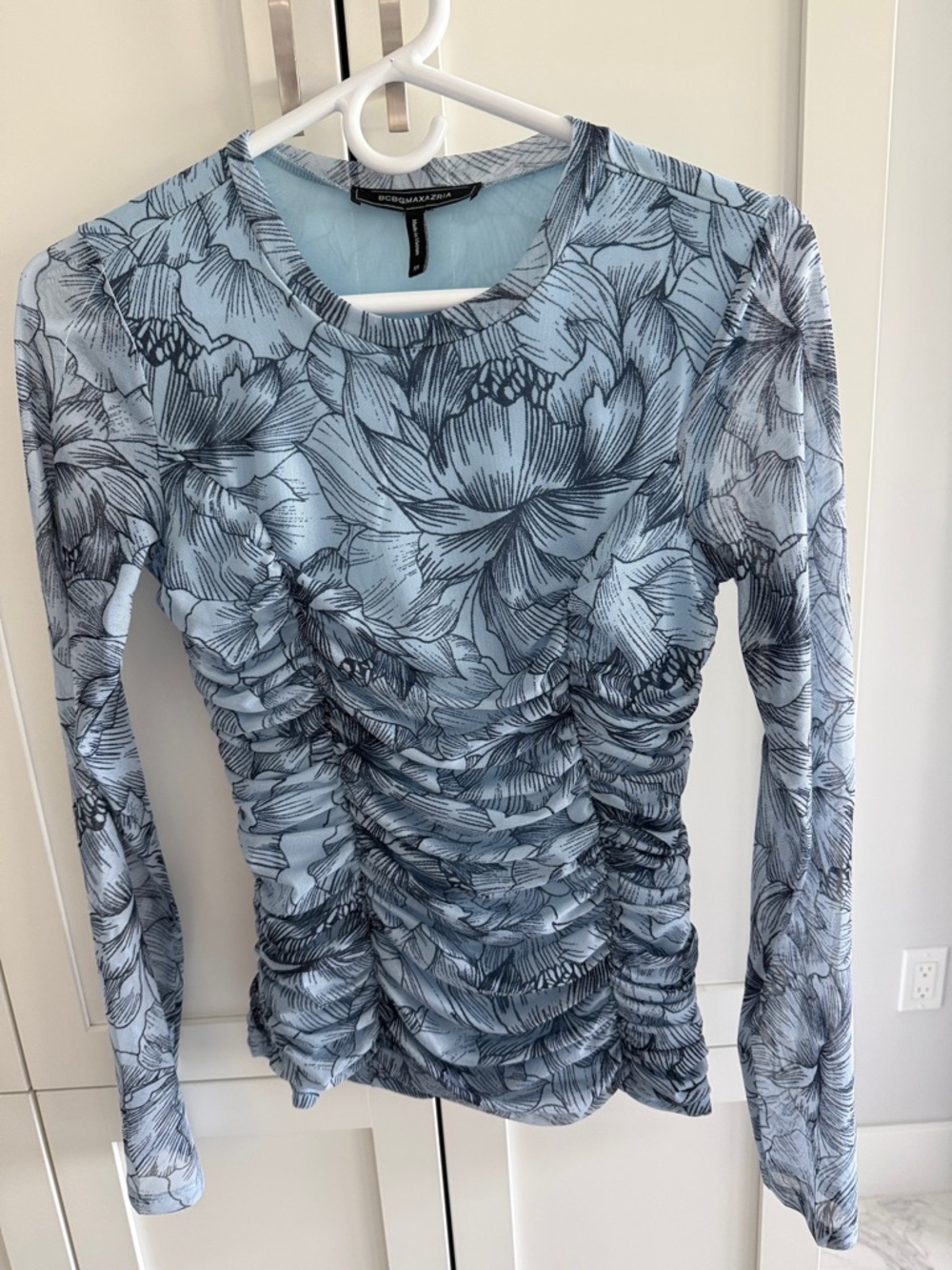 BCBGMaxAzria Light Blue Floral Ruched Long-Sleeve Top